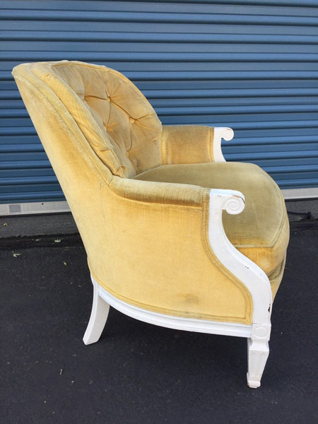 Vintage Woodmark Originals Hollywood Regency Country French Yellow Velvet Tufted Lounge Chair