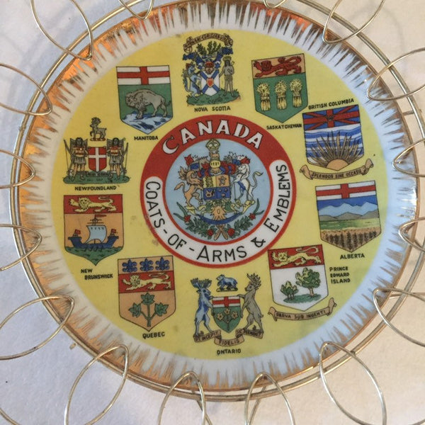 Vintage Canada Coat of Arms Plate Souvenir Plate wall hanging