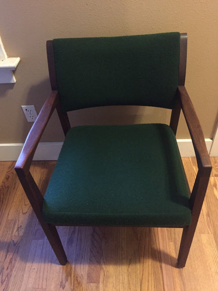 Mid Century Modern Jens Risom style Walnut Arm Chair office chair side chair- Excellent condition!