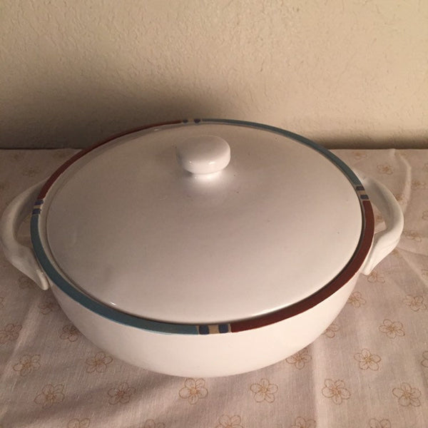 Vintage Dansk Mesa White Sand Stoneware 2 Quart Round Casserole Dish with Lid Made in Portugal - Large Covered Serving Dish