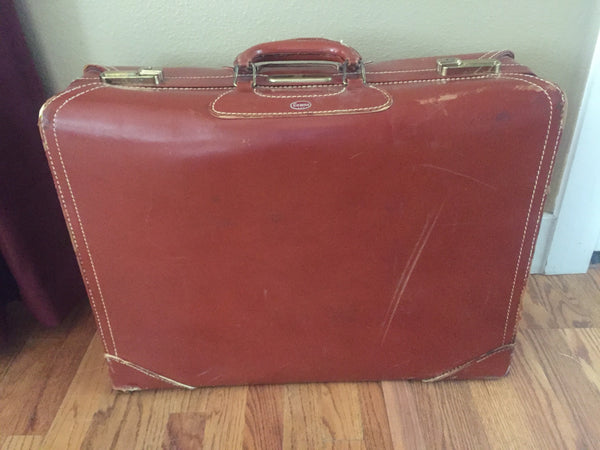 Vintage 1940s /1950s 24" Towne Leather Suitcase / Bag with Irish Linen Interior