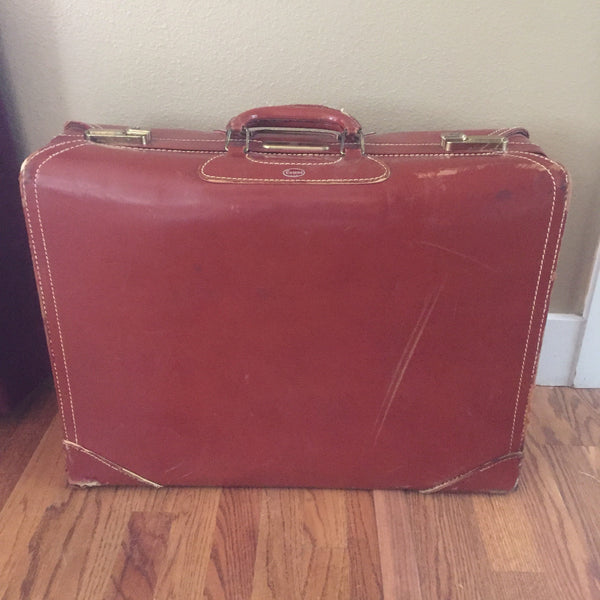 Vintage 1940s /1950s 24" Towne Leather Suitcase / Bag with Irish Linen Interior