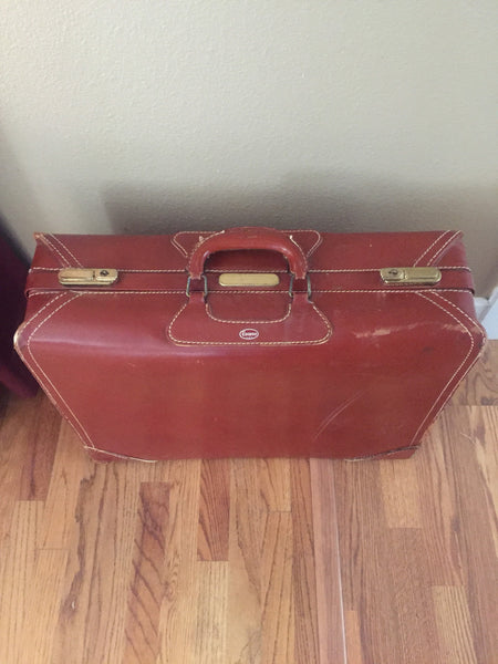 Vintage 1940s /1950s 24" Towne Leather Suitcase / Bag with Irish Linen Interior