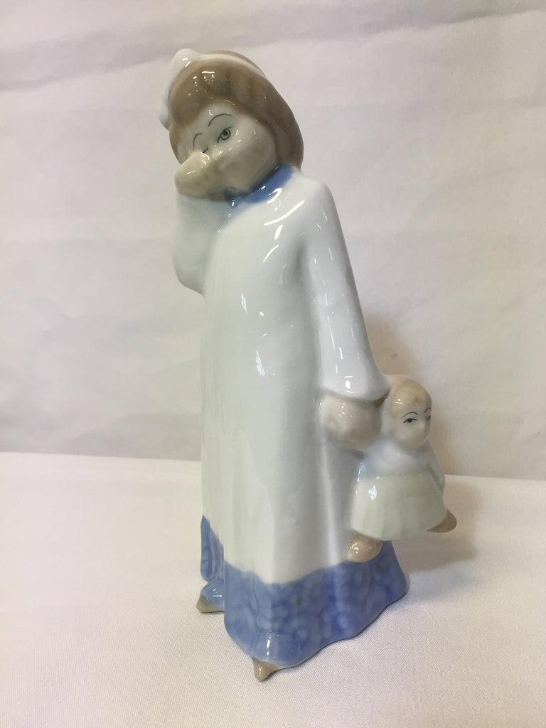 Vintage D'ART SA Spanish Porcelain Figurine - Crying Girl With Doll