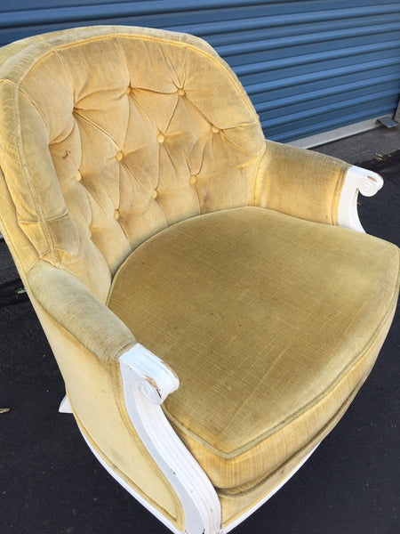 Vintage Woodmark Originals Hollywood Regency Country French Yellow Velvet Tufted Lounge Chair